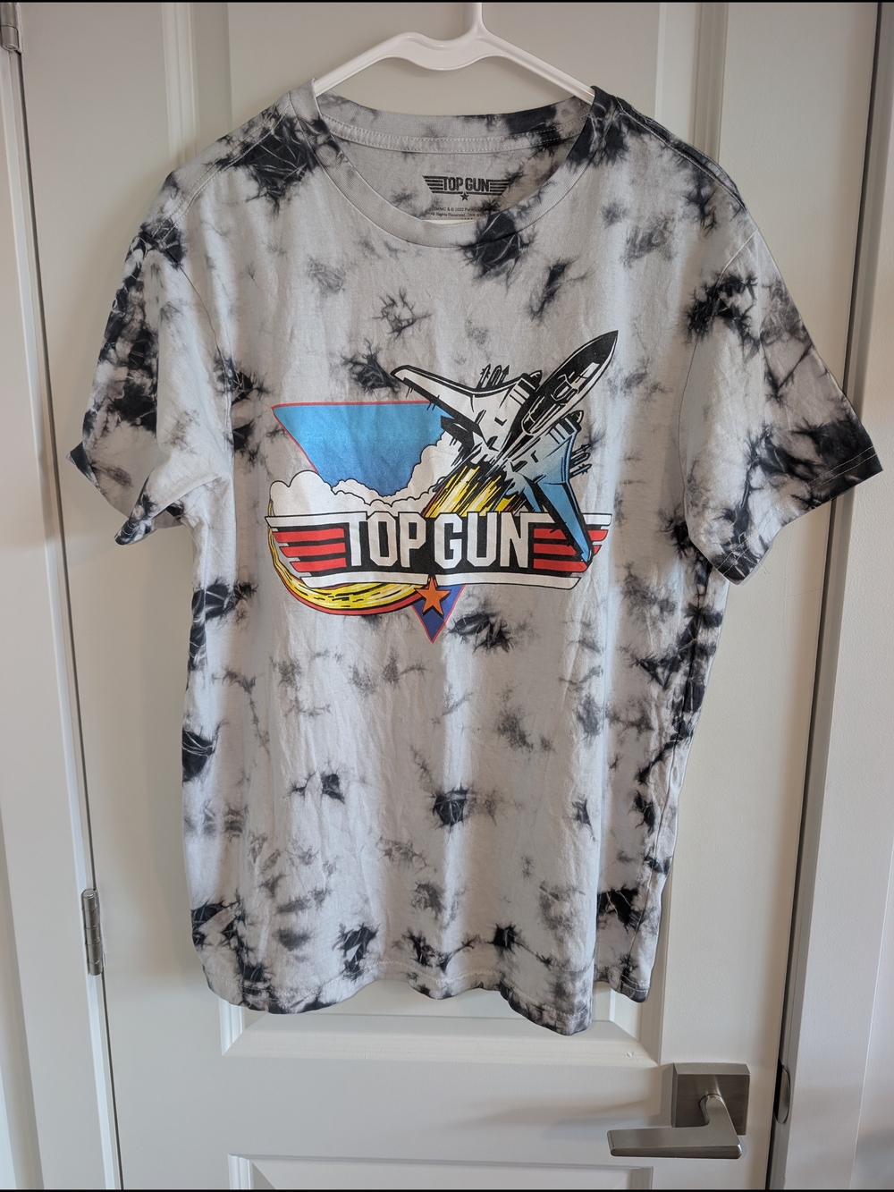 2/30$ 💓 Top Gun Black & White Tie-Dye Graphic Tee